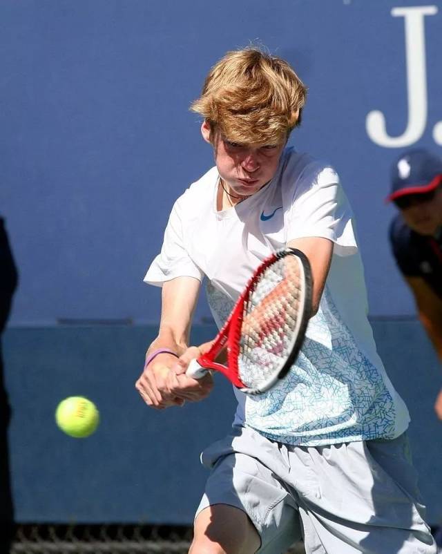 火箭胜公牛，结束3连败！小史密斯关键时刻连得8分，申京23+7+11