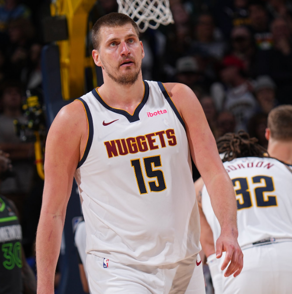 标与门口聚 标与门口聚